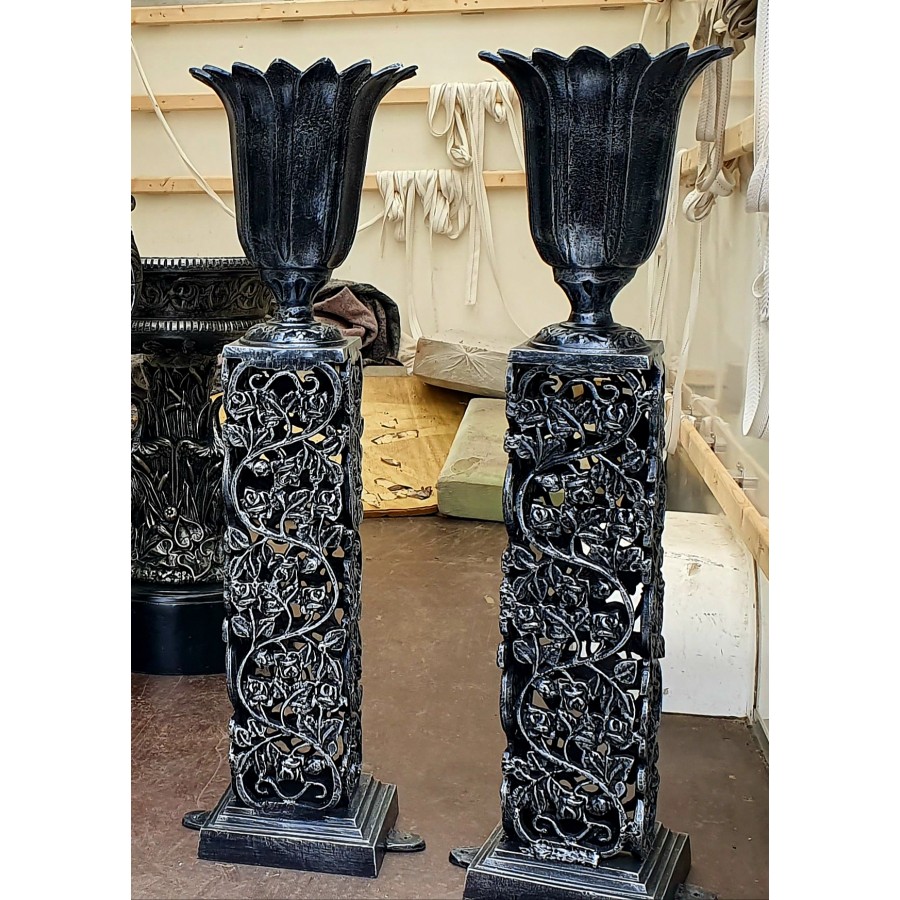 Tulip Urn