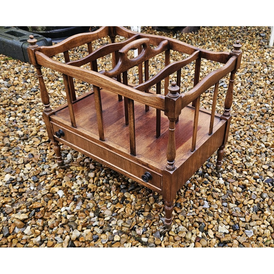 Magazine Rack Cantebury