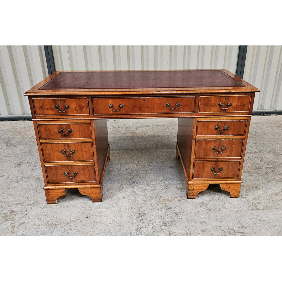 4.5ft Desk Red leather 