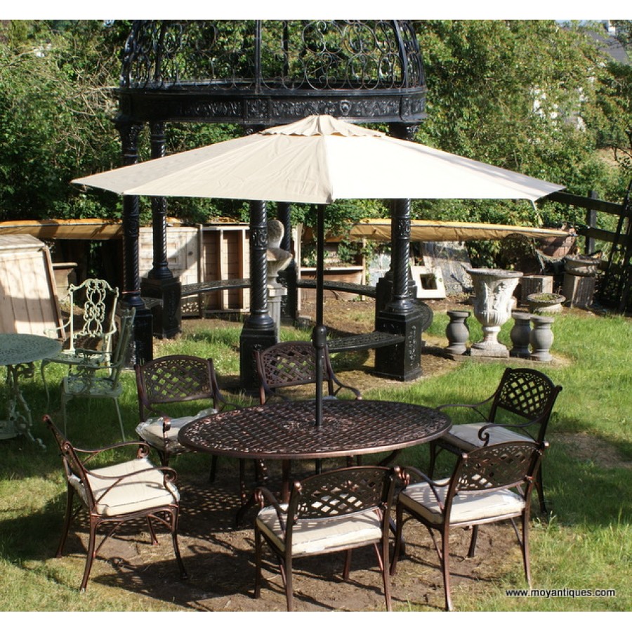 Oval Garden table + 6 Moy Antiques